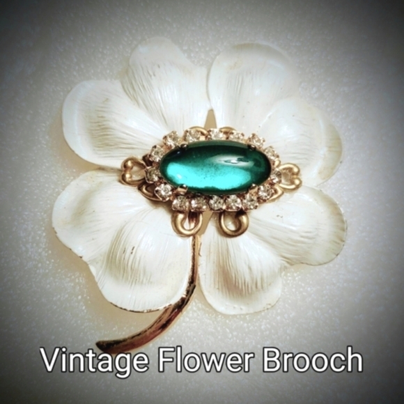 White Clover Flower Vintage Brooch - Picture 1 of 15